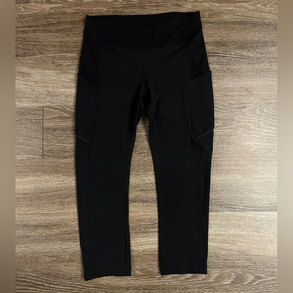 SOLD Lululemon Speed Up Crop 21" in Black Size 6 - Picture 7 of 10